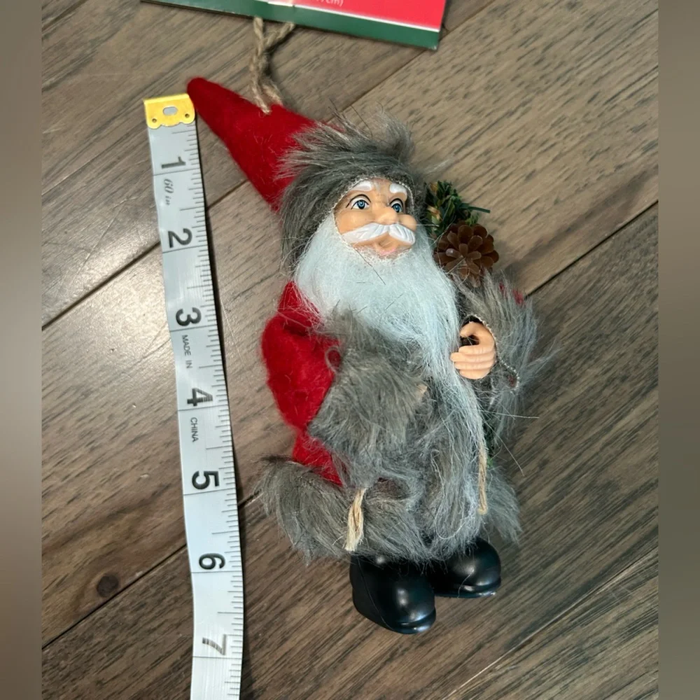 🎁Charming Red and Gray Santa Ornament